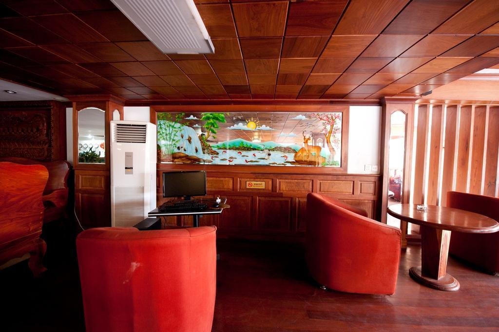 Circuit Hotel & Cafe - Nana Hotel Phnom Penh Luaran gambar