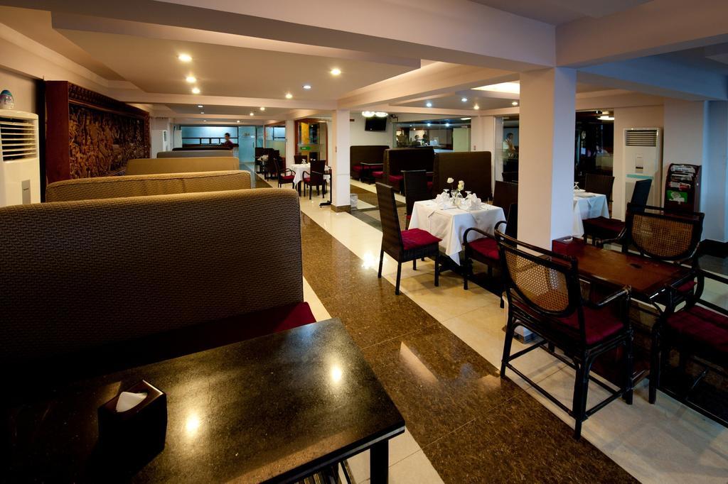 Circuit Hotel & Cafe - Nana Hotel Phnom Penh Luaran gambar
