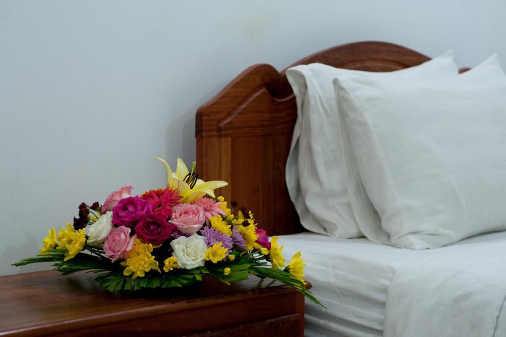 Circuit Hotel & Cafe - Nana Hotel Phnom Penh Luaran gambar