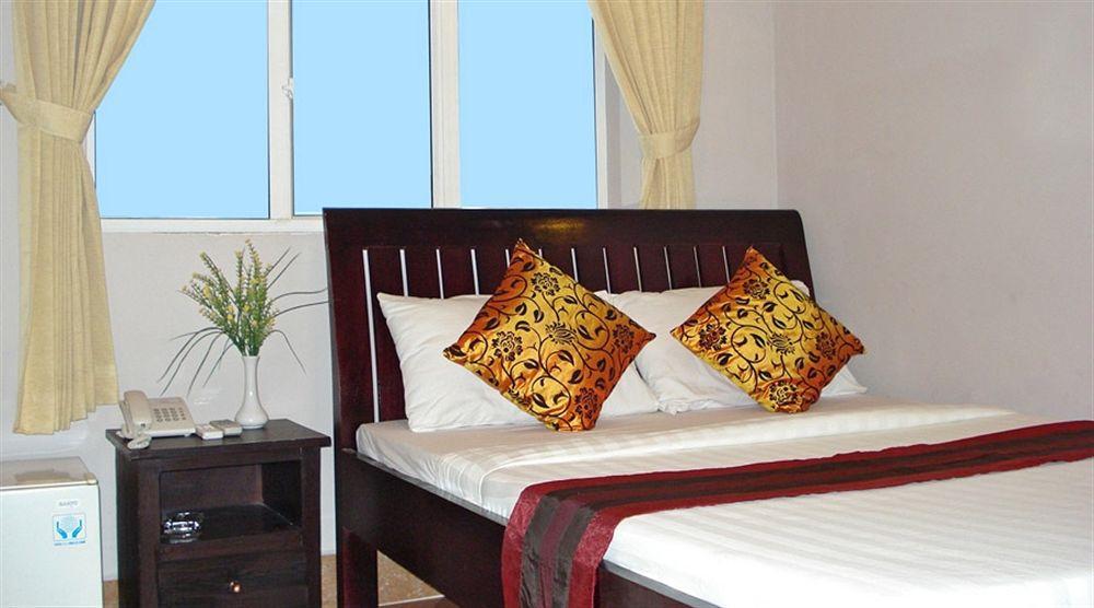 Circuit Hotel & Cafe - Nana Hotel Phnom Penh Luaran gambar